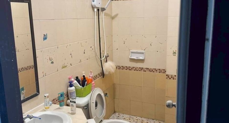 Продажа 3 спальни таунхаус в Лат Крабанг, Бангкок