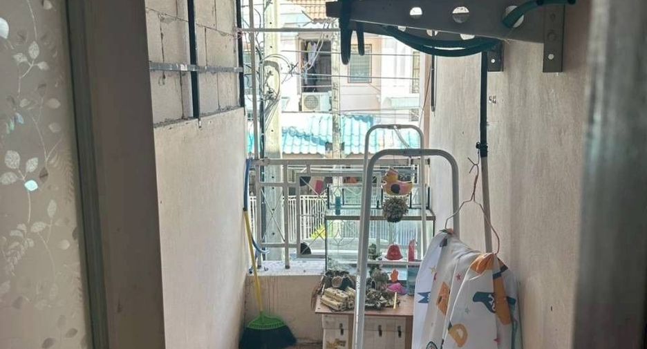 Продажа 3 спальни таунхаус в Лат Крабанг, Бангкок