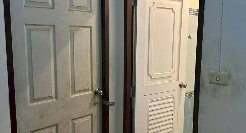 Продажа 3 спальни таунхаус в Лат Крабанг, Бангкок
