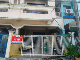 Casa adosada en venta de 3 habitaciones en Lat Krabang, Bangkok