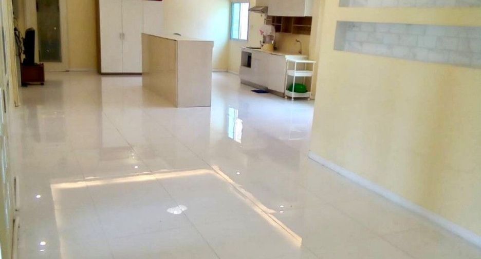 À vendre 2 chambres maison à Mueang Uttaradit, Uttaradit