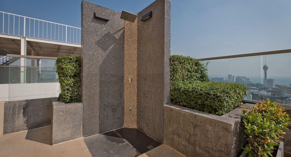 For rent and for sale studio condo in Pratumnak, Pattaya