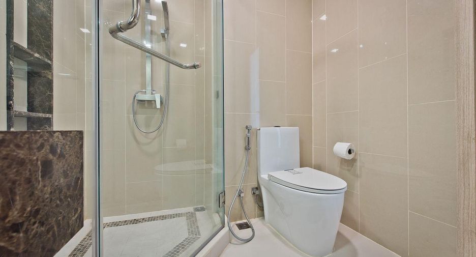 For rent and for sale studio condo in Pratumnak, Pattaya