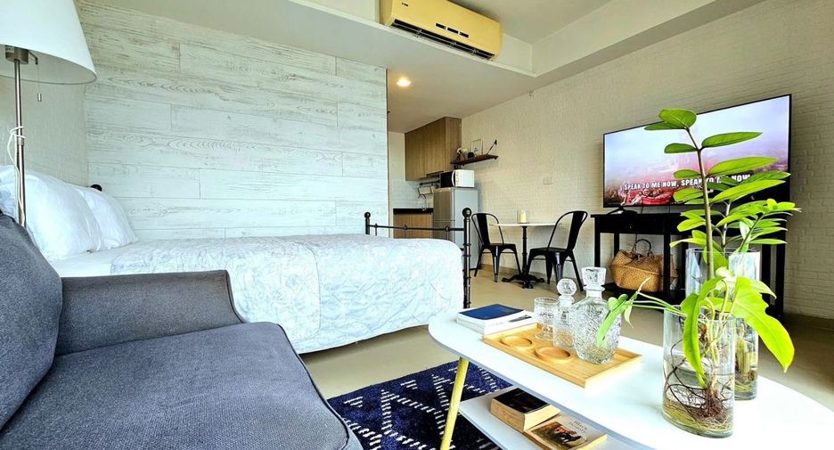 For rent studio condo in Pratumnak, Pattaya
