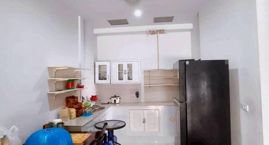 For sale 3 ベッドルーム townhouse in Kathu, Phuket