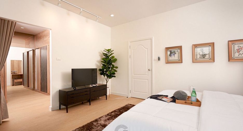 For rent 4 bedrooms house in Mueang Chiang Mai, Chiang Mai