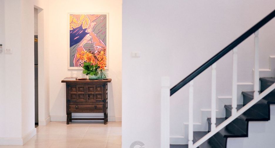 For rent 4 bedrooms house in Mueang Chiang Mai, Chiang Mai
