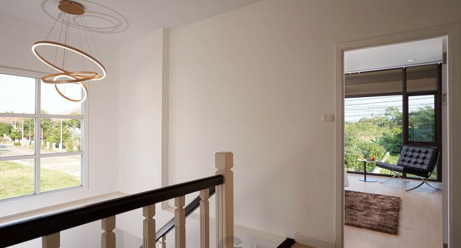 For rent 4 bedrooms house in Mueang Chiang Mai, Chiang Mai