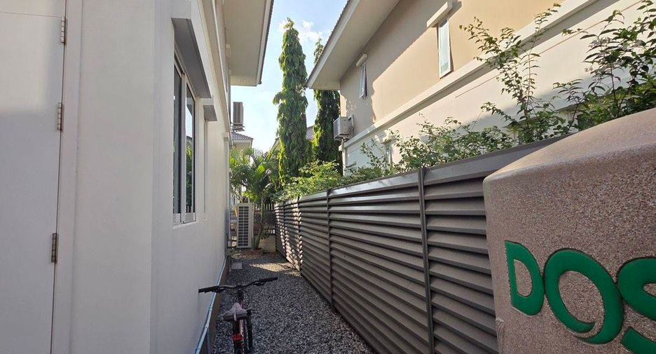 À louer 3 chambres maison à Bang Sao Thong, Samut Prakan