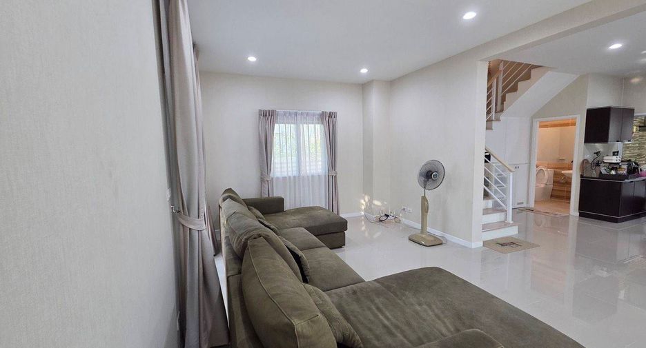 À louer 3 chambres maison à Bang Sao Thong, Samut Prakan