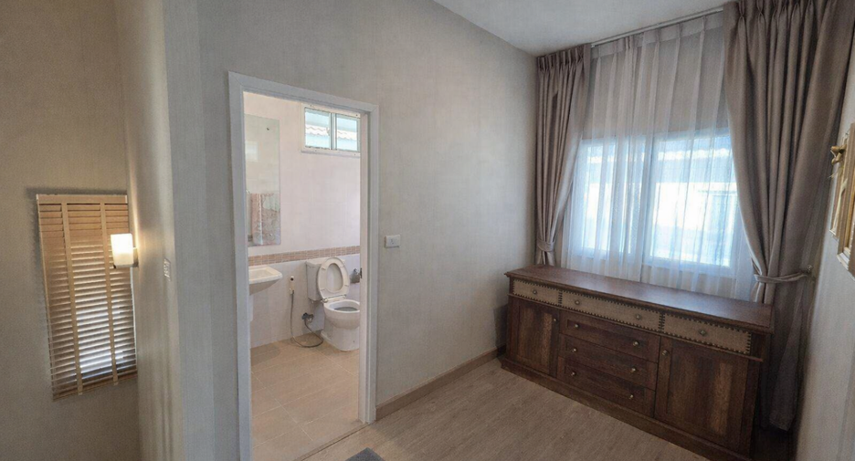 À louer 3 chambres maison à Bang Sao Thong, Samut Prakan