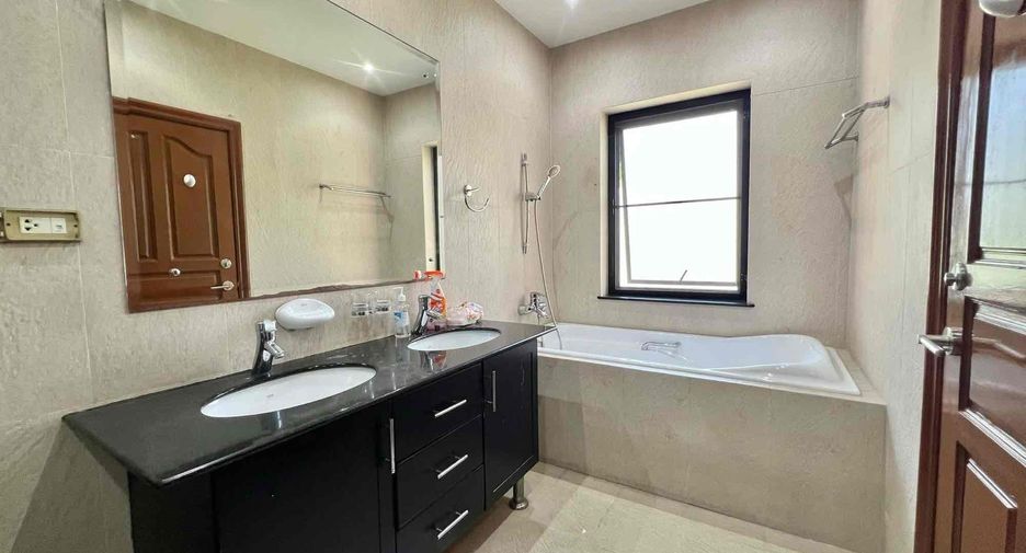 Villa en venta de 3 habitaciones en Jomtien, Pattaya