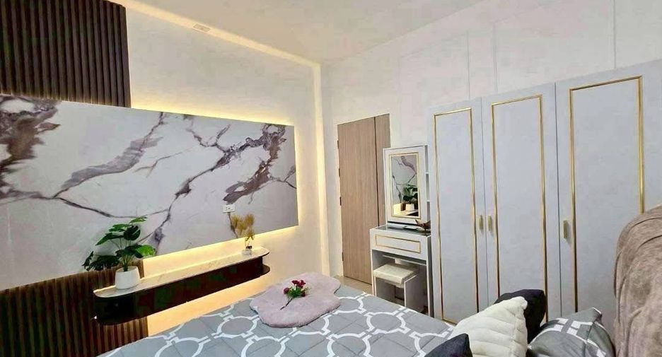 Casa en alquiler de 5 habitaciones en East Pattaya, Pattaya