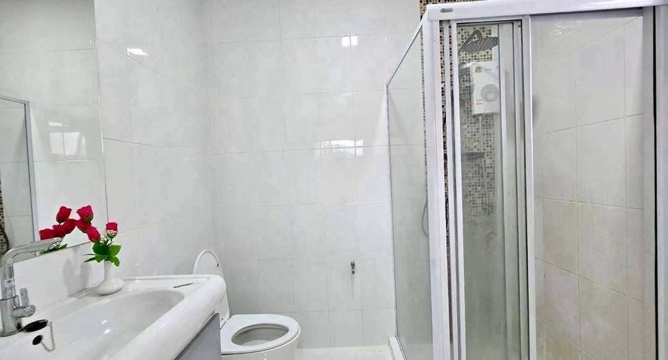Casa en alquiler de 5 habitaciones en East Pattaya, Pattaya