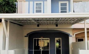 Casa adosada en venta de 2 habitaciones en Lam Luk Ka, Pathum Thani