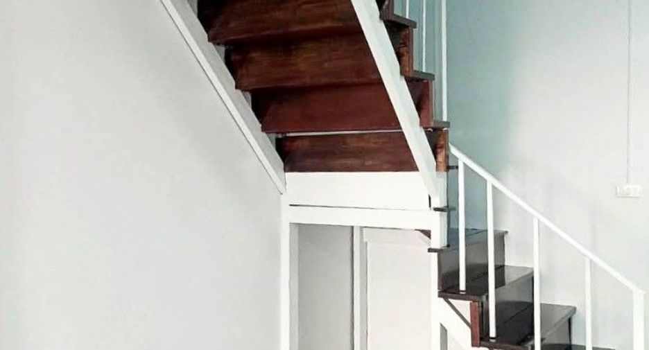 Casa adosada en venta de 2 habitaciones en Lam Luk Ka, Pathum Thani