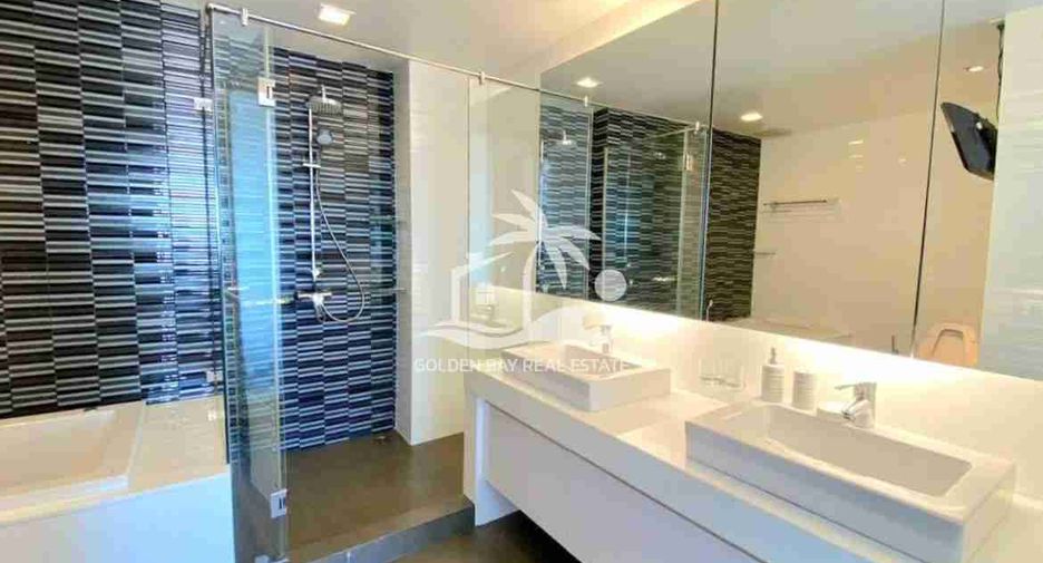 For rent 2 bedrooms condo in North Pattaya, Pattaya