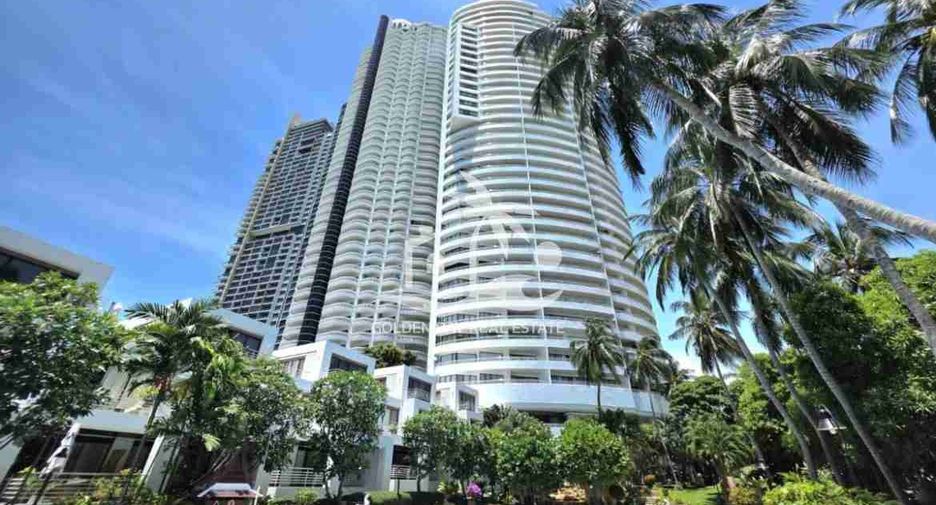 For rent 2 bedrooms condo in North Pattaya, Pattaya