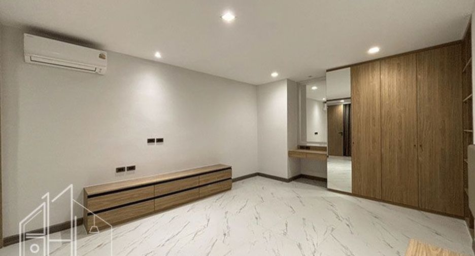 À louer 2 chambres condo à Watthana, Bangkok