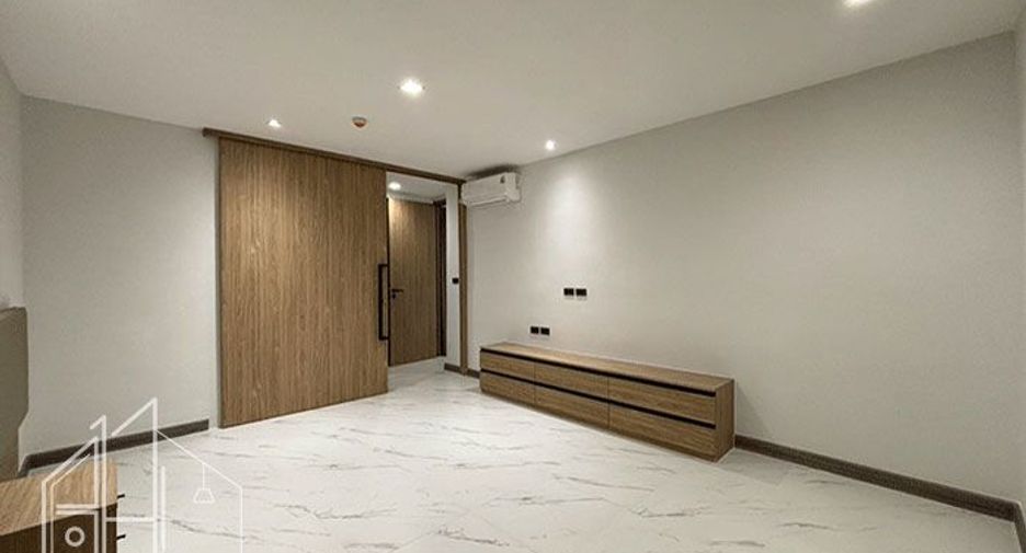 À louer 2 chambres condo à Watthana, Bangkok
