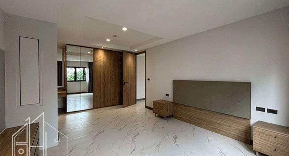 À louer 2 chambres condo à Watthana, Bangkok