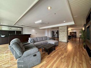 For rent 3 bedrooms condo in Watthana, Bangkok