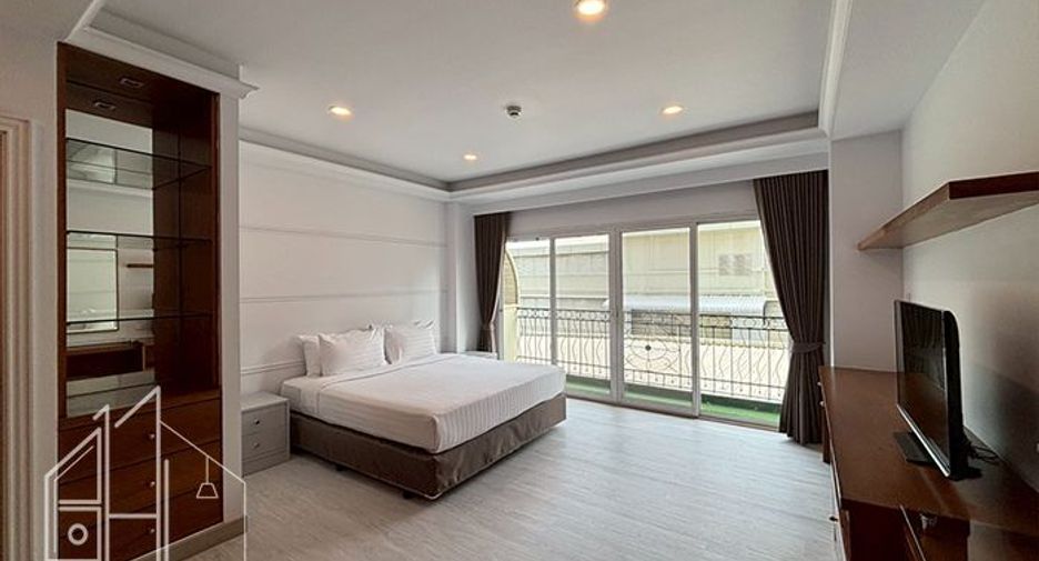 For rent 2 bedrooms apartment in Watthana, Bangkok
