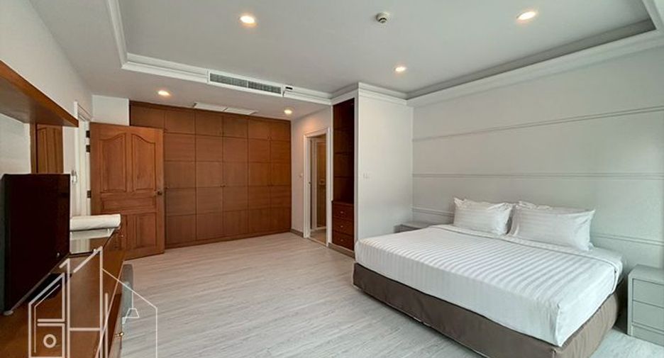 For rent 2 bedrooms apartment in Watthana, Bangkok