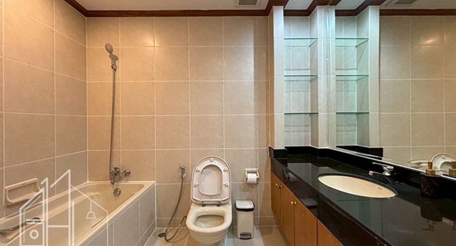 For rent 2 bedrooms apartment in Watthana, Bangkok