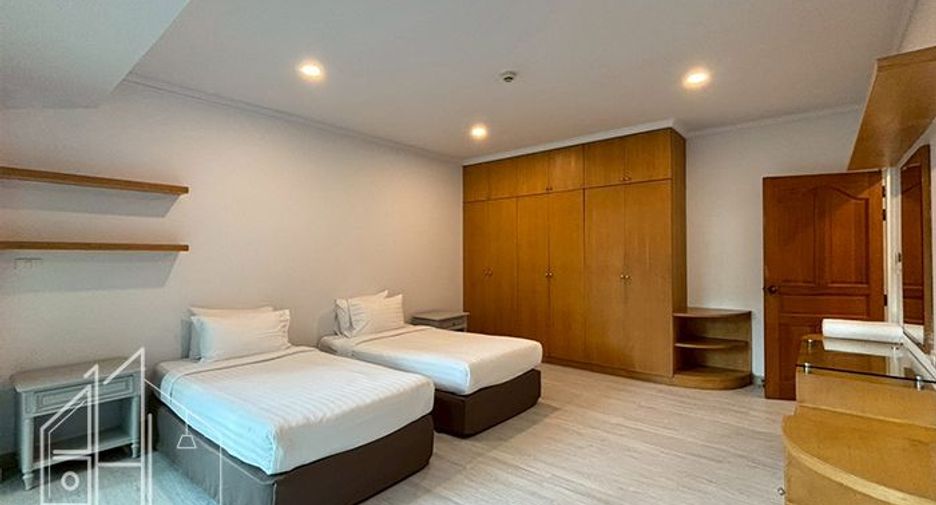For rent 2 bedrooms apartment in Watthana, Bangkok