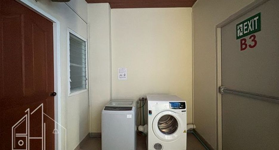 For rent 2 bedrooms apartment in Watthana, Bangkok
