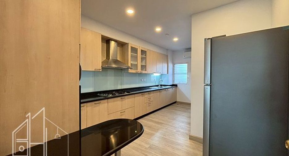 For rent 3 bedrooms condo in Watthana, Bangkok
