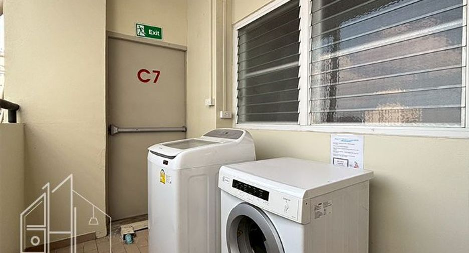 For rent 3 bedrooms condo in Watthana, Bangkok