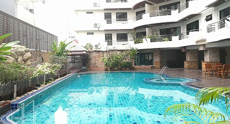 For rent 3 ベッドルーム condo in Khlong Toei, Bangkok
