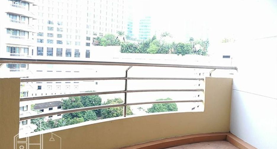 For rent 3 ベッドルーム condo in Khlong Toei, Bangkok