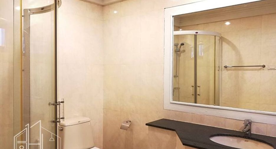 For rent 3 ベッドルーム condo in Khlong Toei, Bangkok