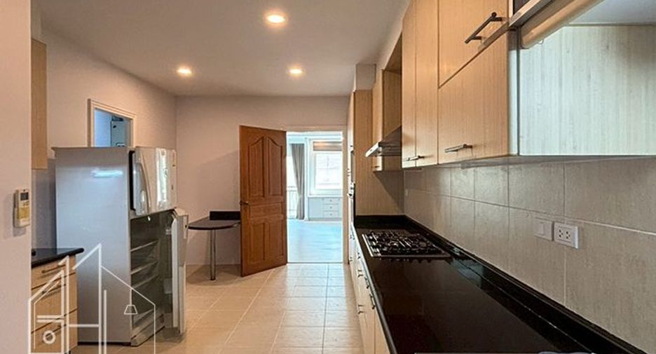 For rent 3 bedrooms condo in Watthana, Bangkok