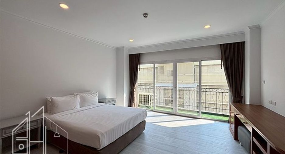 For rent 3 bedrooms condo in Watthana, Bangkok