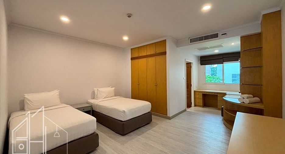 For rent 3 bedrooms condo in Watthana, Bangkok