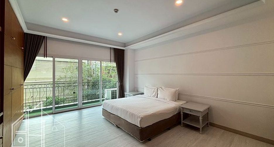 For rent 3 bedrooms condo in Watthana, Bangkok