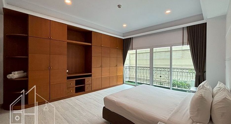 For rent 3 bedrooms condo in Watthana, Bangkok