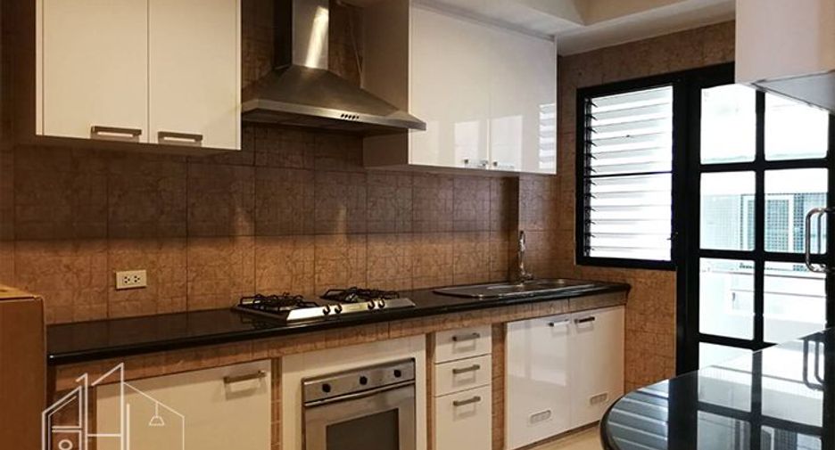 For rent 3 ベッドルーム condo in Khlong Toei, Bangkok