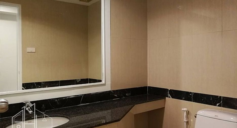 For rent 3 ベッドルーム condo in Khlong Toei, Bangkok