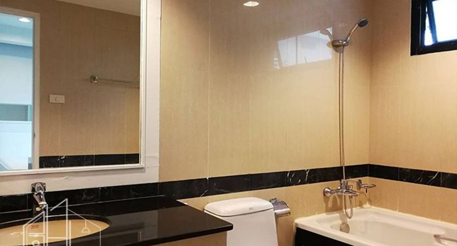 For rent 3 ベッドルーム condo in Khlong Toei, Bangkok
