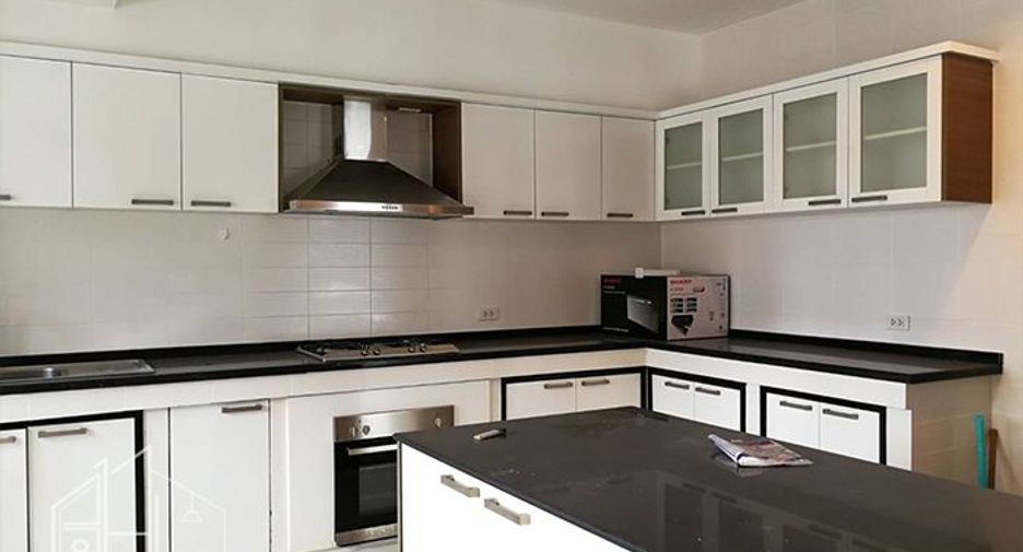 For rent 4 ベッドルーム apartment in Khlong Toei, Bangkok