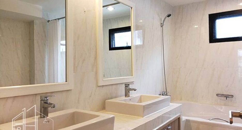 For rent 4 ベッドルーム apartment in Khlong Toei, Bangkok