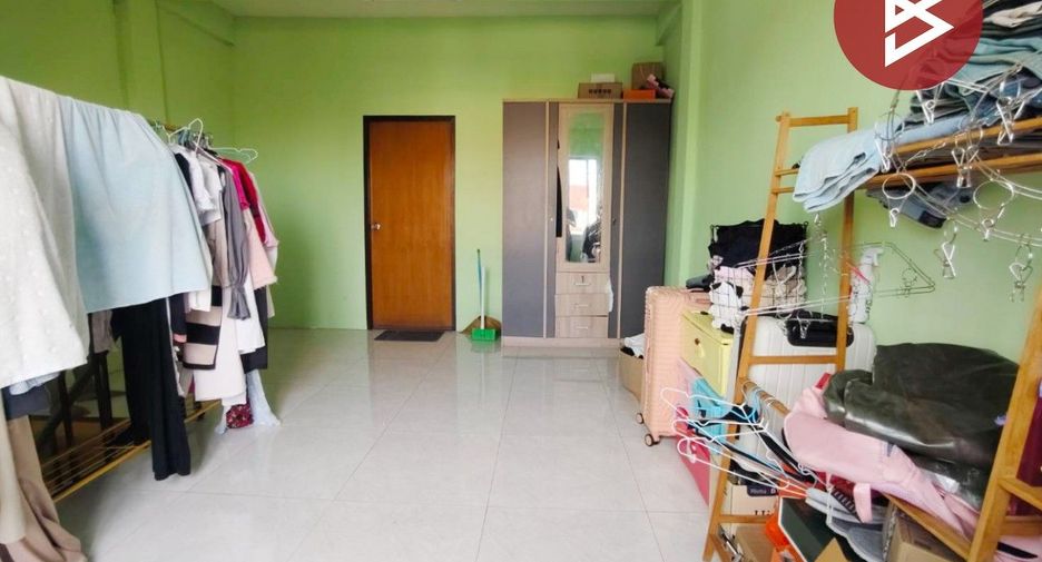 Gewerbefläche zum Kauf mit 3 Zimmer in Chom Thong, Bangkok
