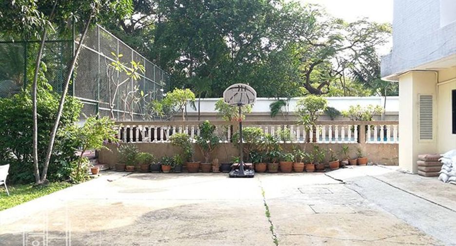 出租 3 卧室 公寓式住宅 在 Khlong Toei, 曼谷