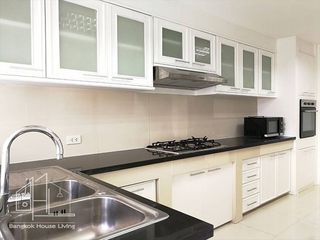 Wohnung zur Miete mit 3 Zimmer in Khlong Toei, Bangkok