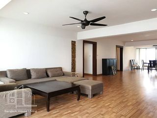 Apartment zur Miete mit 3 Zimmer in Khlong Toei, Bangkok